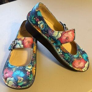 Alegria Floral Mary Jane Shoes with Buckle